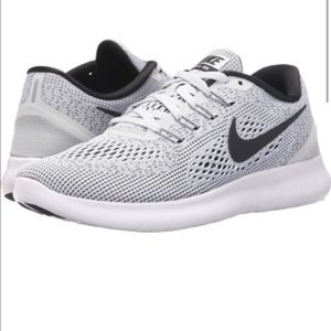 NIKE FREE RN